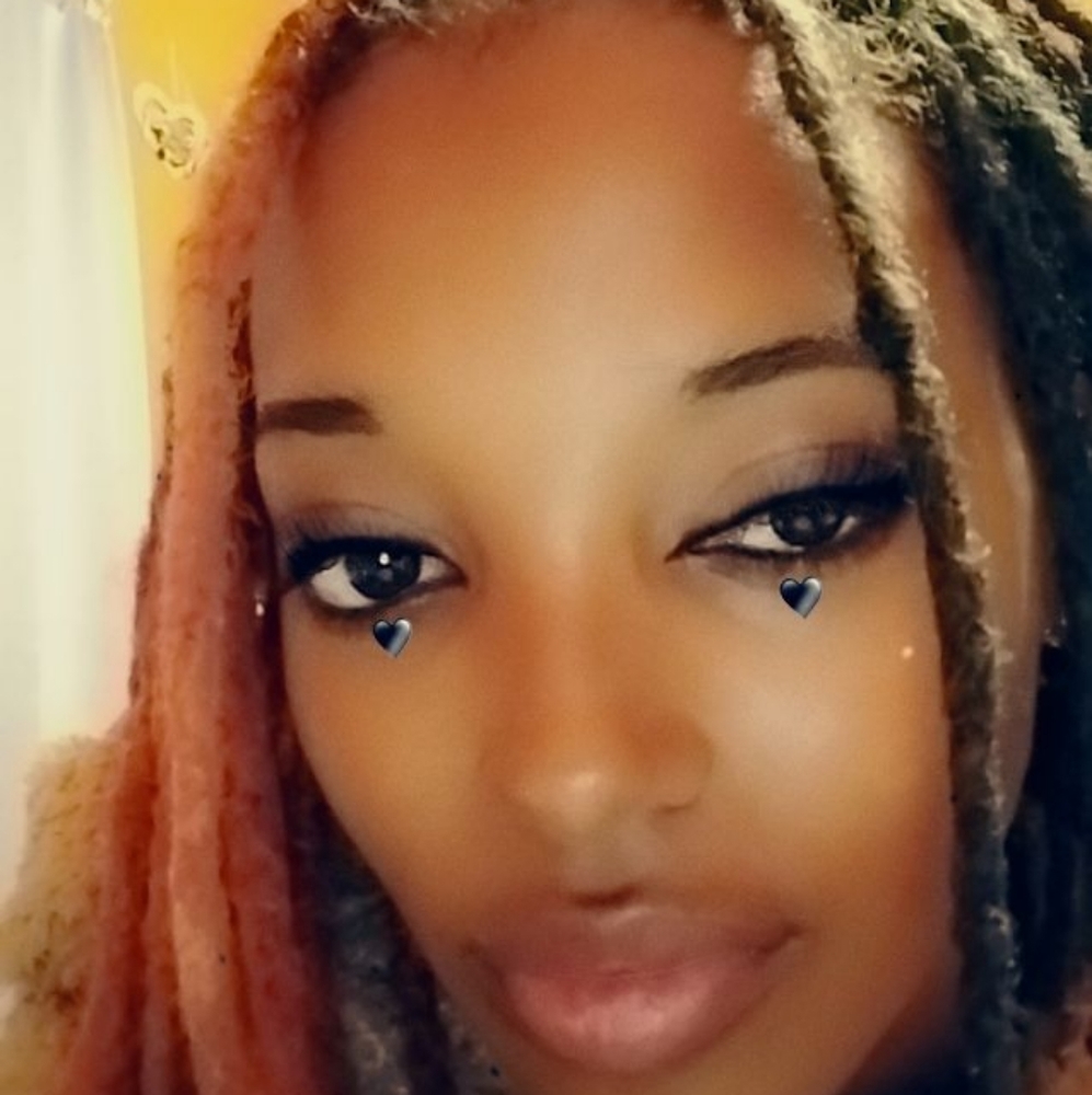 Meet your Posher, Alinah